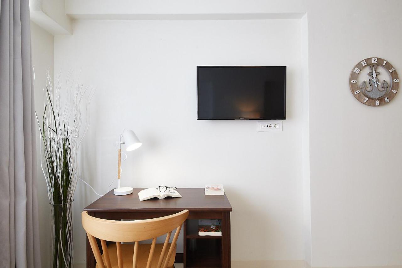 Tostay-Unique Apartment Hotel In Athens Center! ภายนอก รูปภาพ