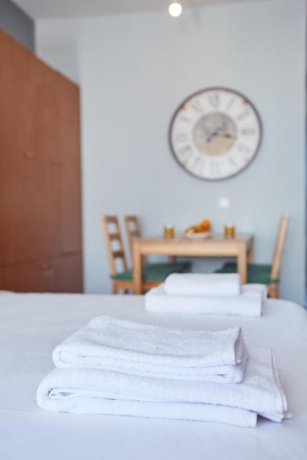 Tostay-Unique Apartment Hotel In Athens Center! ภายนอก รูปภาพ